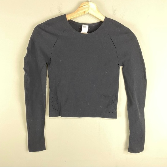 Fabletics: Stretchy Fitted Long Sleeve Workout Cropped Crop Top Shirt Size Small - Picture 1 of 3
